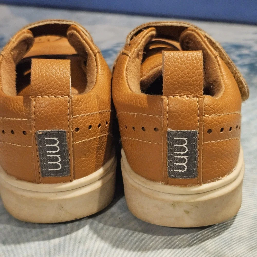 Toddler Boys Shoes 2 Pairs Size 8 Brown Wingtip Sneakers Navy Fleece Lined Boots